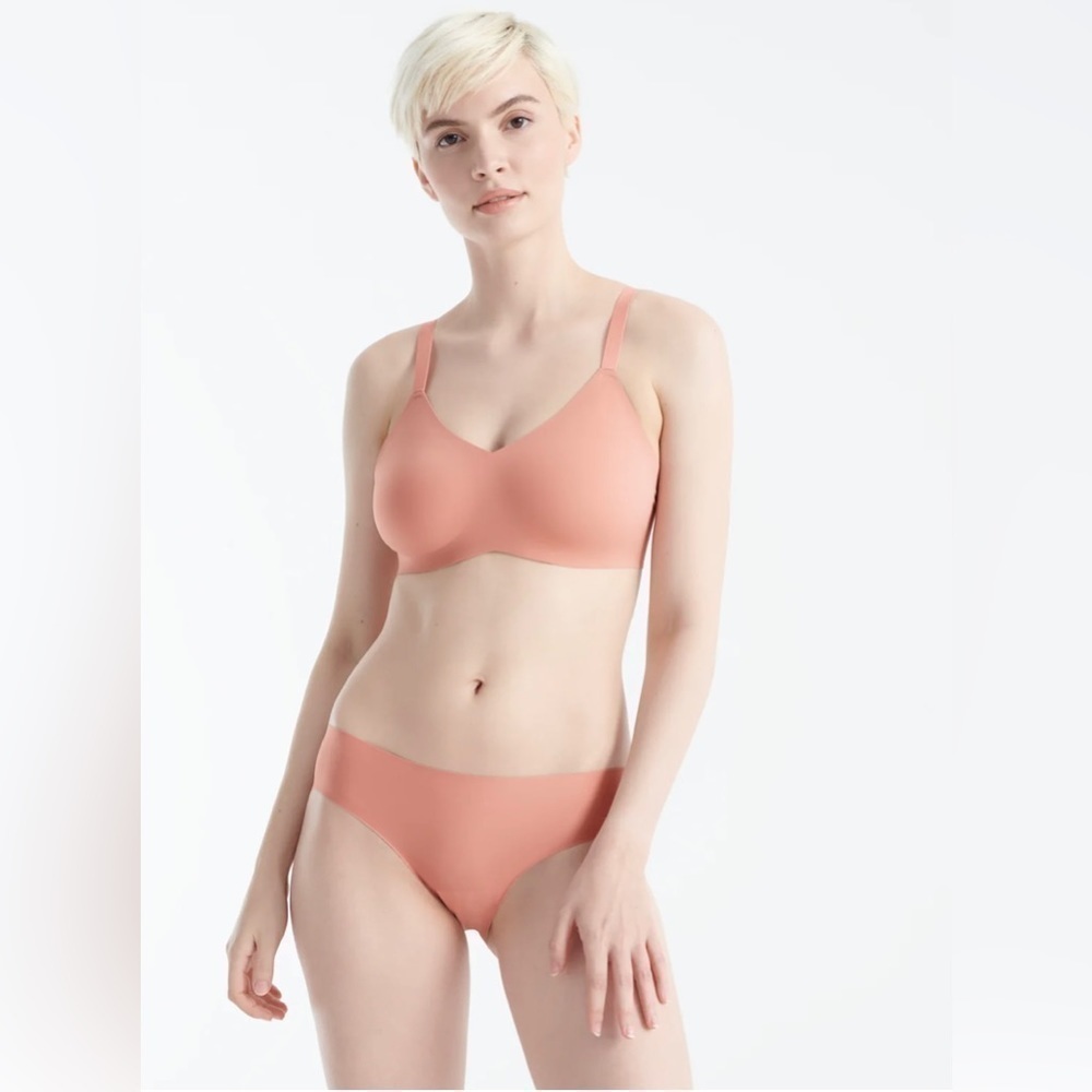 Knix - Padded V-Neck Bra Thin Strap